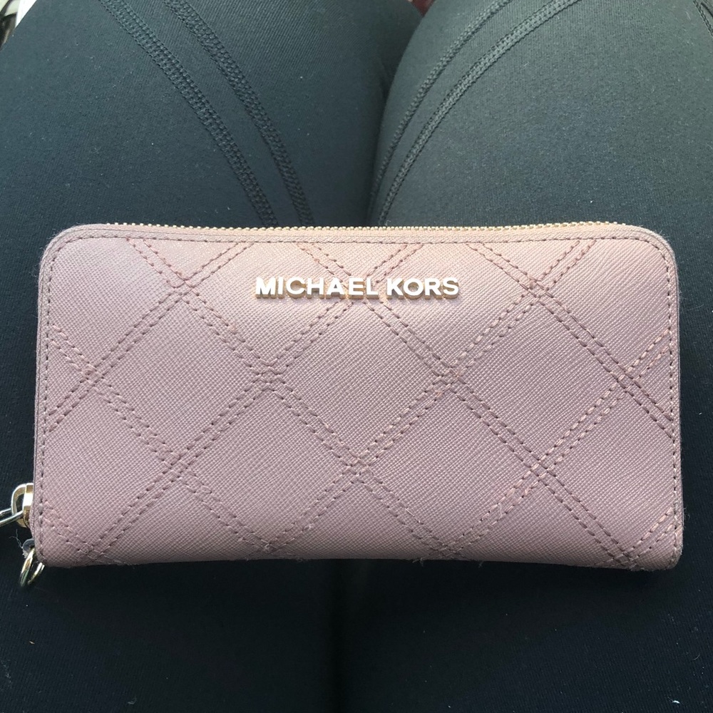 Michaels kors wallet